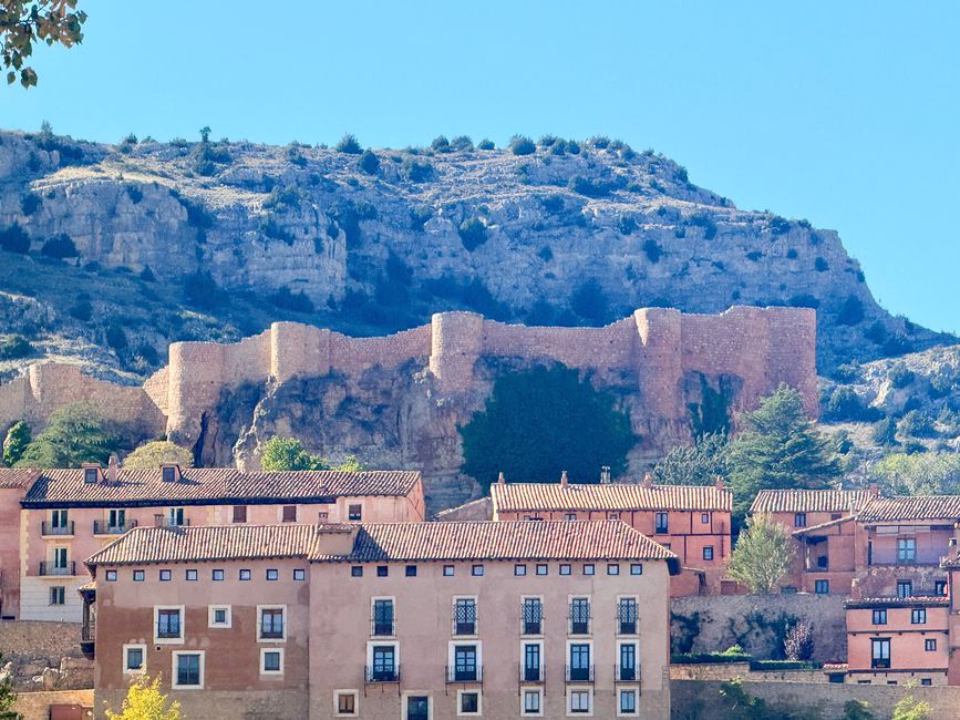 Dort hinauf sollte es heute gehen: das Castillo de Albarracín.