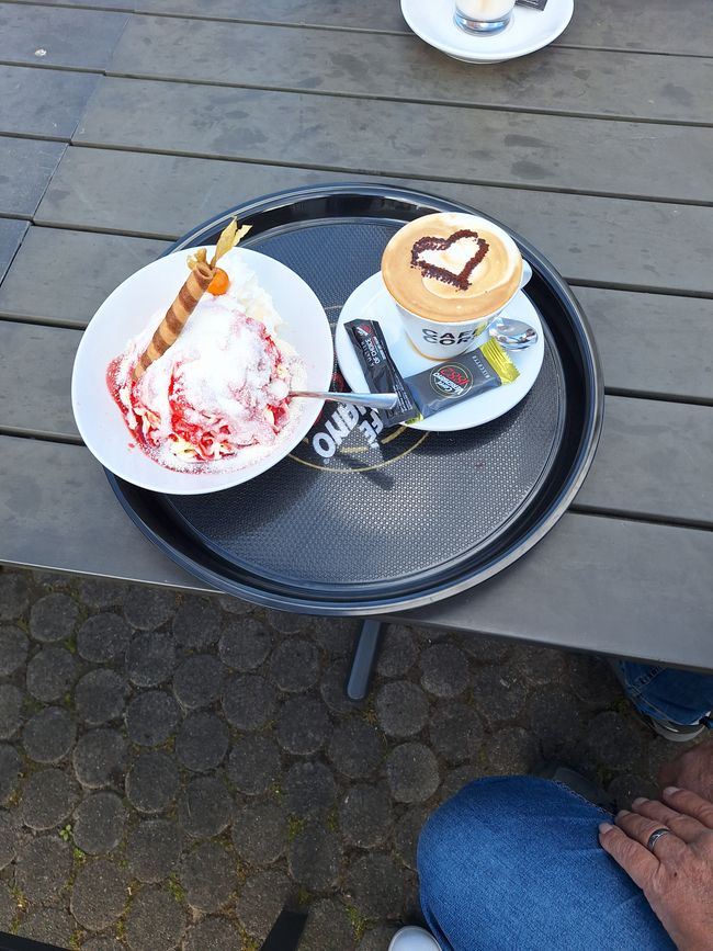 Kaffee und Eis