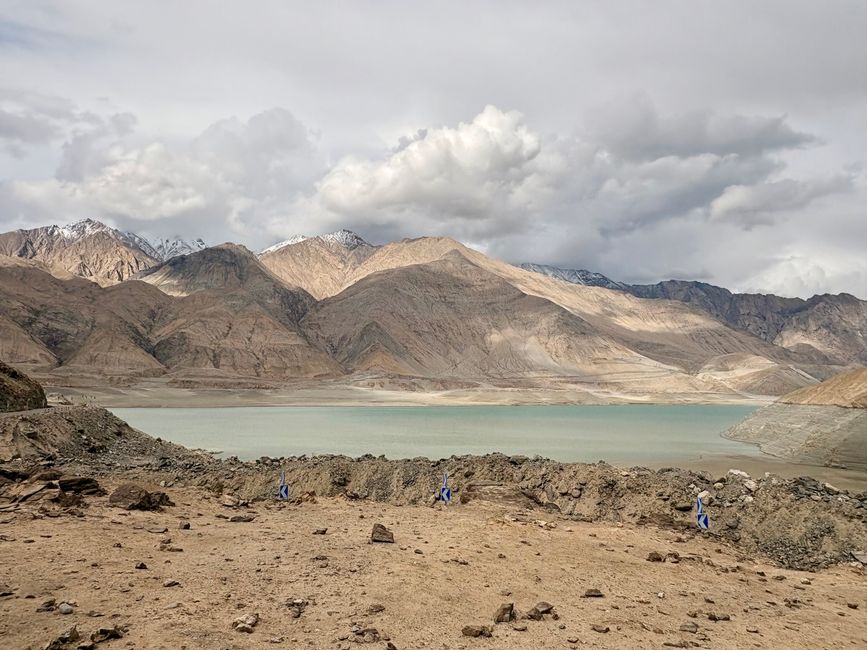 Tashkurgan تاشقورغان بازىرى / Sarikol تاشقۈرغان بۇزۇر / Shitoucheng 石頭城