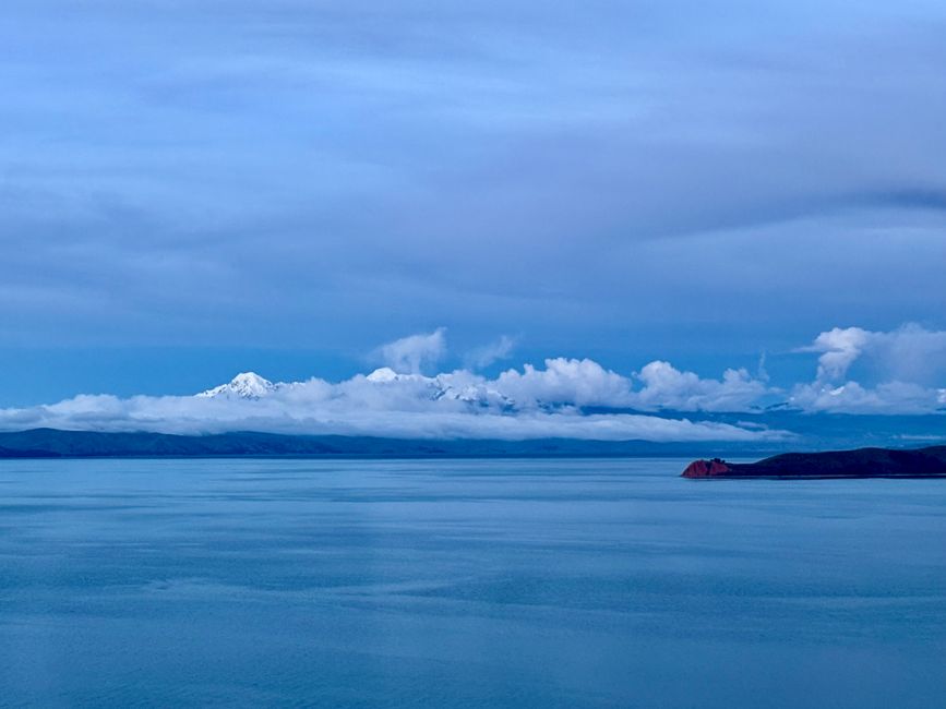 Blick von unserer Unterkunft zur blauen Stunde