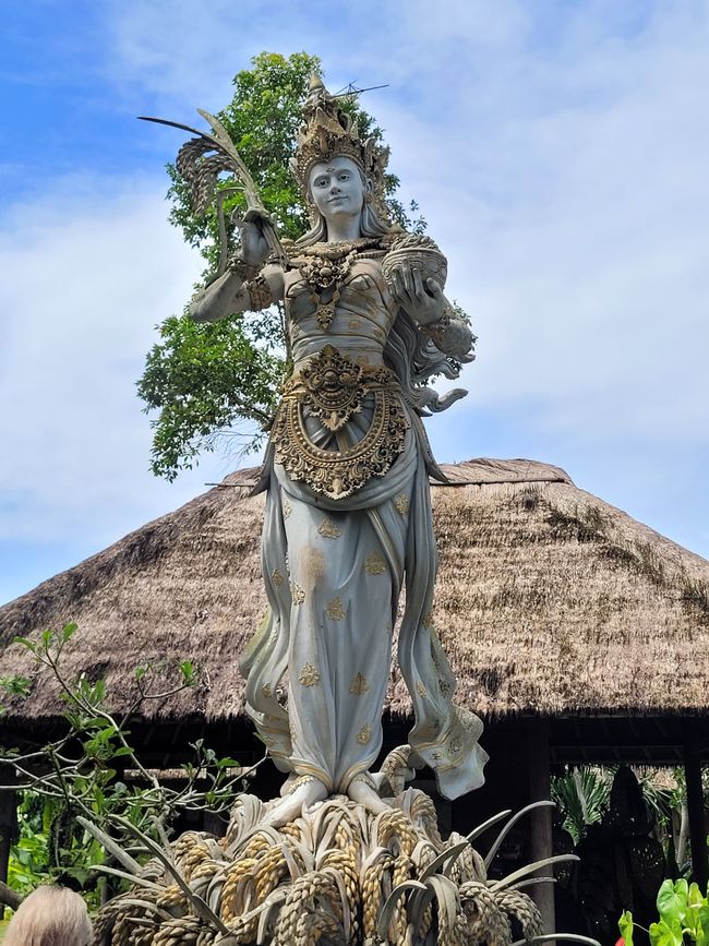 Tag 111/112 und 113 von 175: Kreuzfahrt rund um die Welt - Benoa/Bali und Seetag