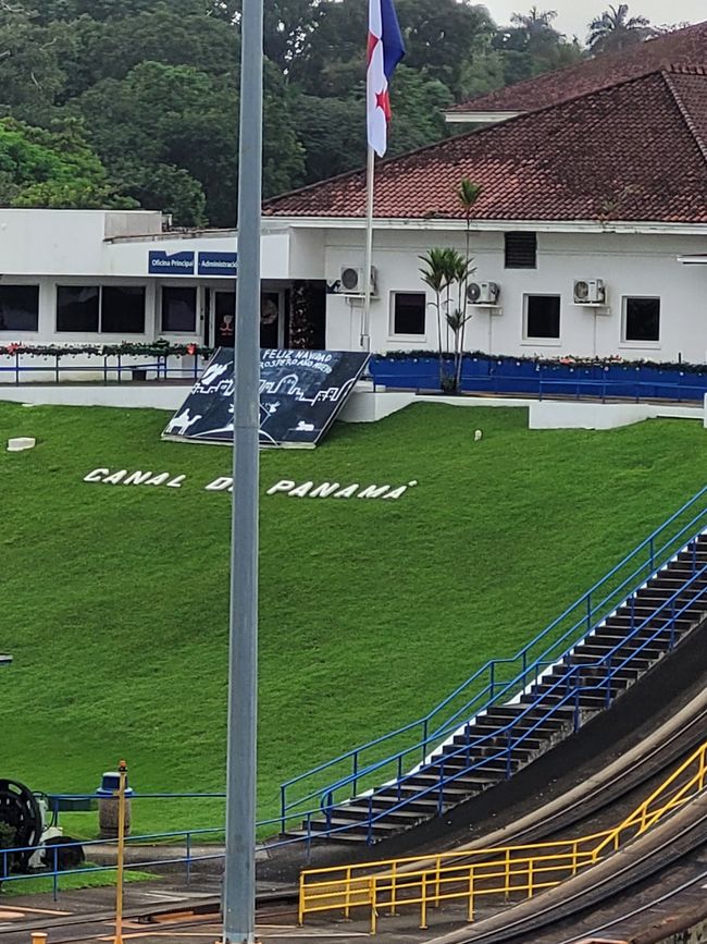 Day 41 of 175: Around the world cruise - Day passage through the Panama Canal