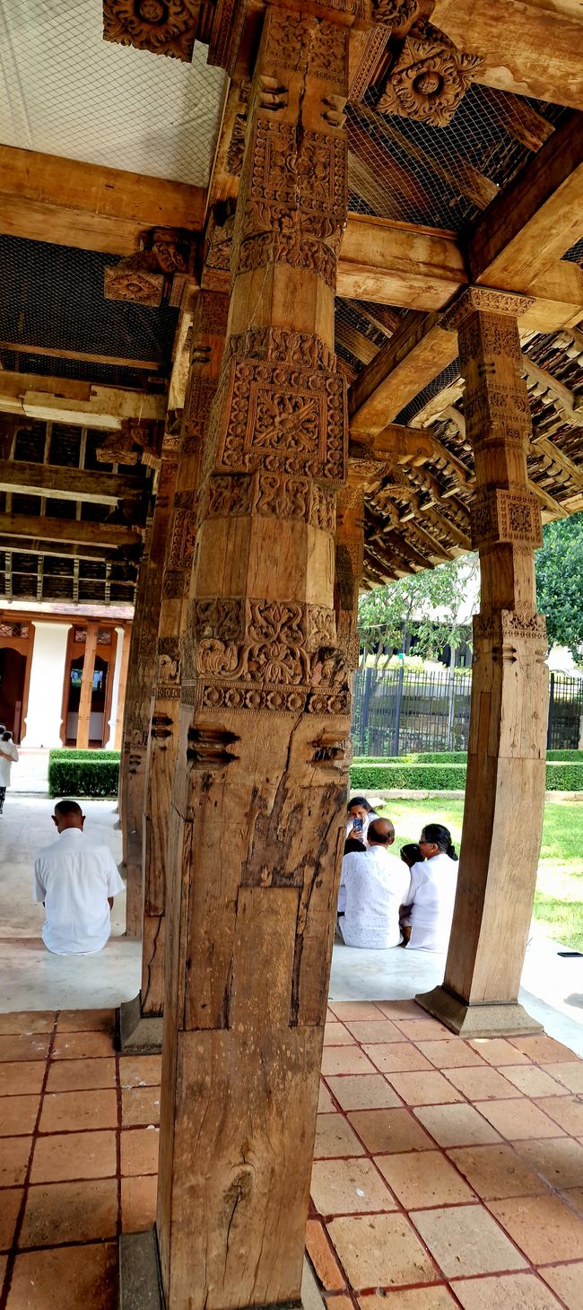 Kandy - Diente de Buda y 'la santa oásis de paz y iluminación'.