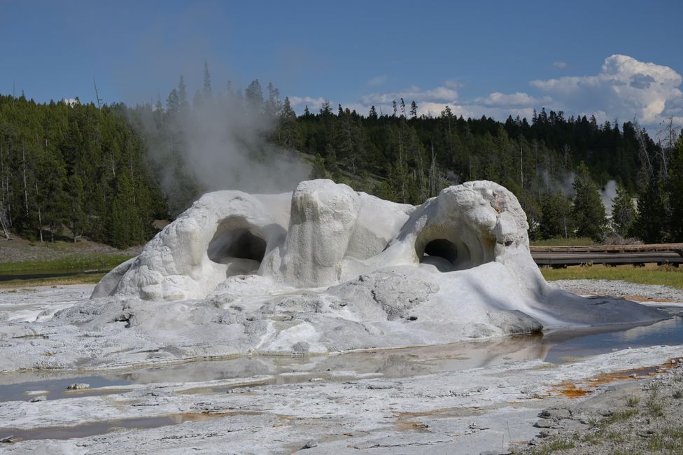 Bassin supérieur des geysers - Geyser Grotto (calme)