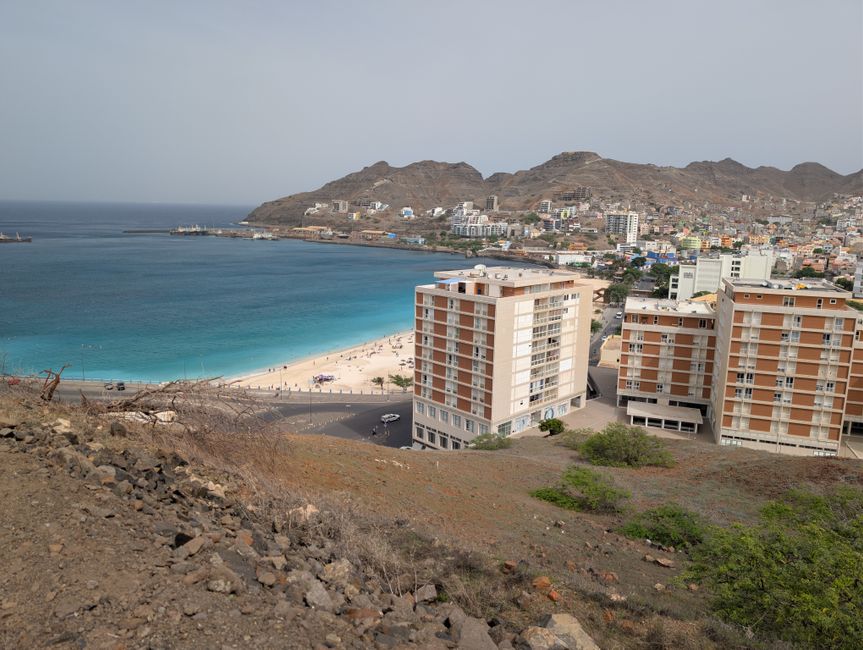 Tag 10 – Mindelo: Zwischen bunten Märkten, türkisblauem Meer und kapverdischen Rhythmen 🇨🇻