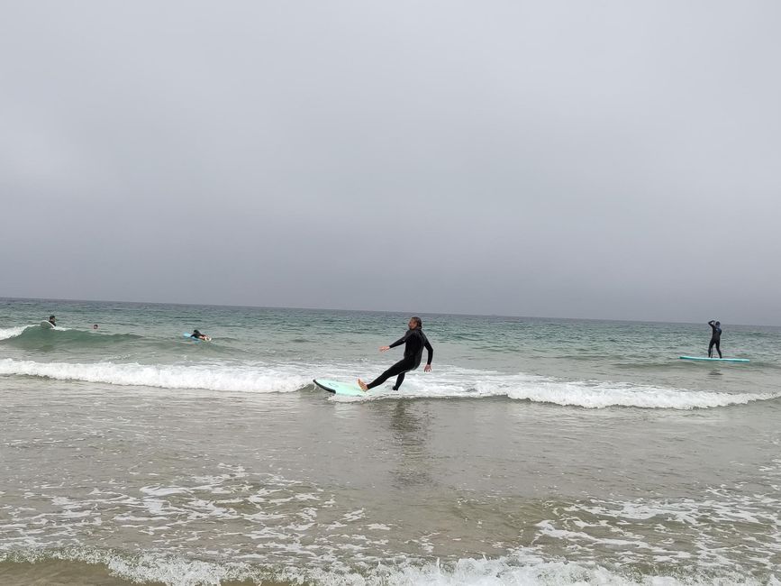 Surfing à la playa de Luaña