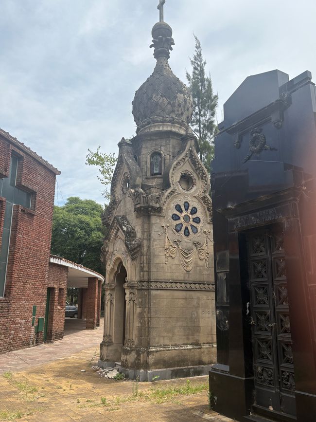 Romantic family graves...