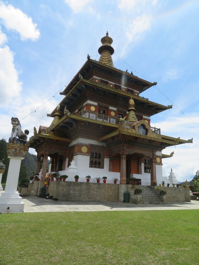 Ears, body and clothing of Buddha symbolically