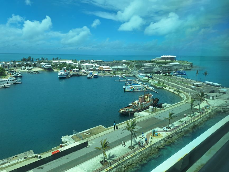 Royal Naval Dockyard/Bermuda