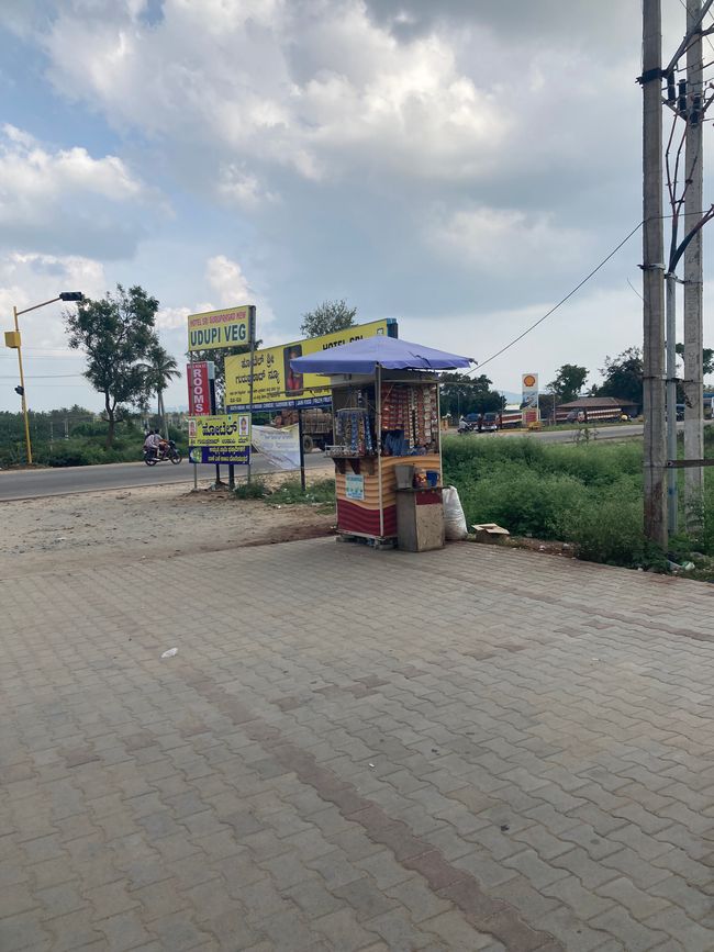 Typischer Stand an der Straße