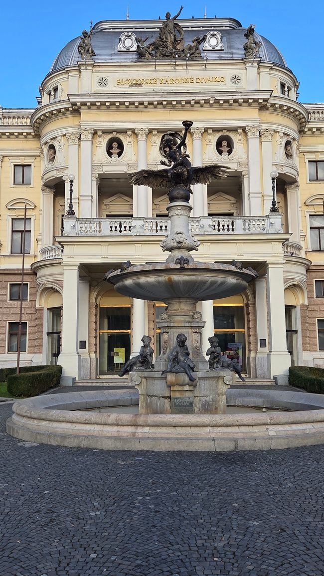 Bratislava se viste en octubre 26