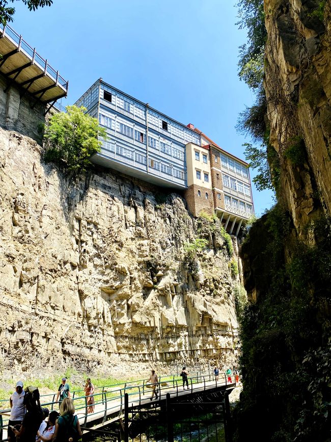 Sentiero attraverso il Canyon