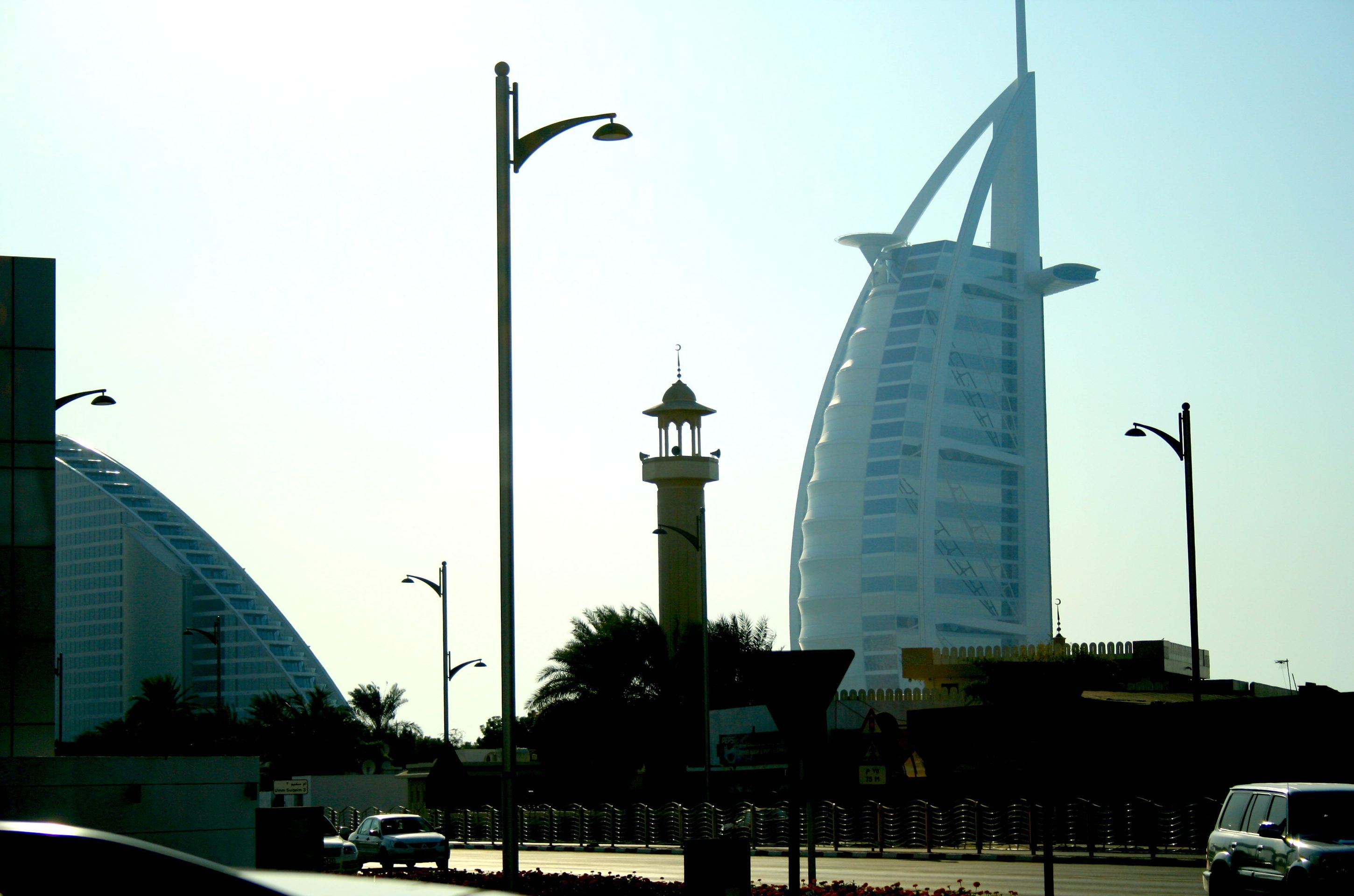 sail-shaped hotel, Burj Al Arab