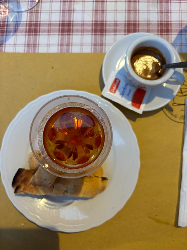 Cantuccini con vin santo