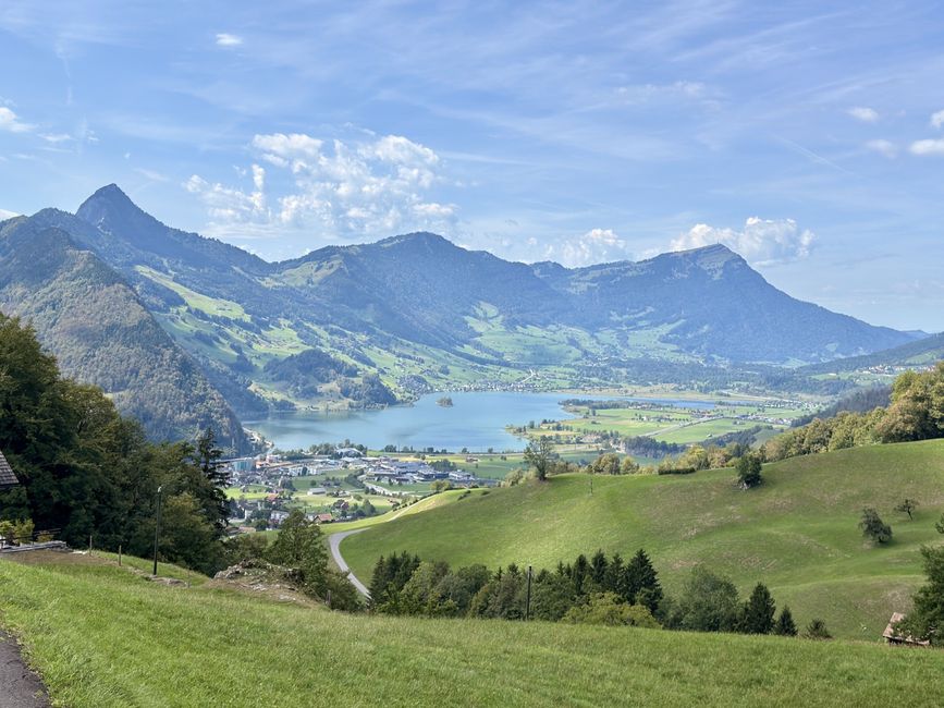 Vista meravigliosa sul Lago di Lauerz