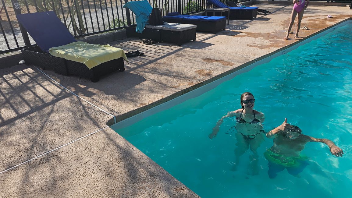 Der Pool hat die perfekte Temperatur