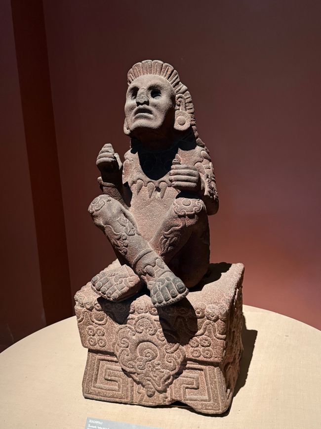 Xōchipilli, dios de las flores, la música, la danza y el amor