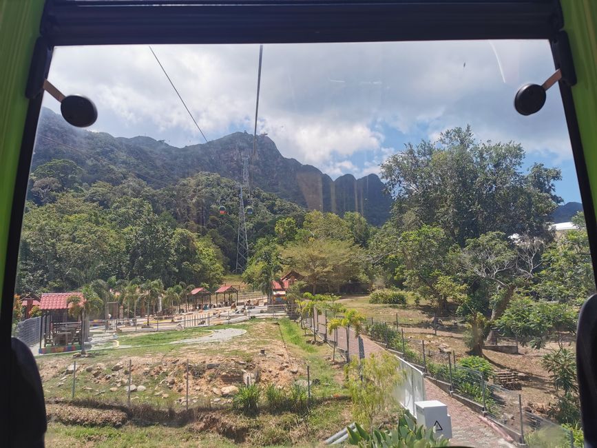 ... aber trotzdem erstmal in die Seilbahn ...