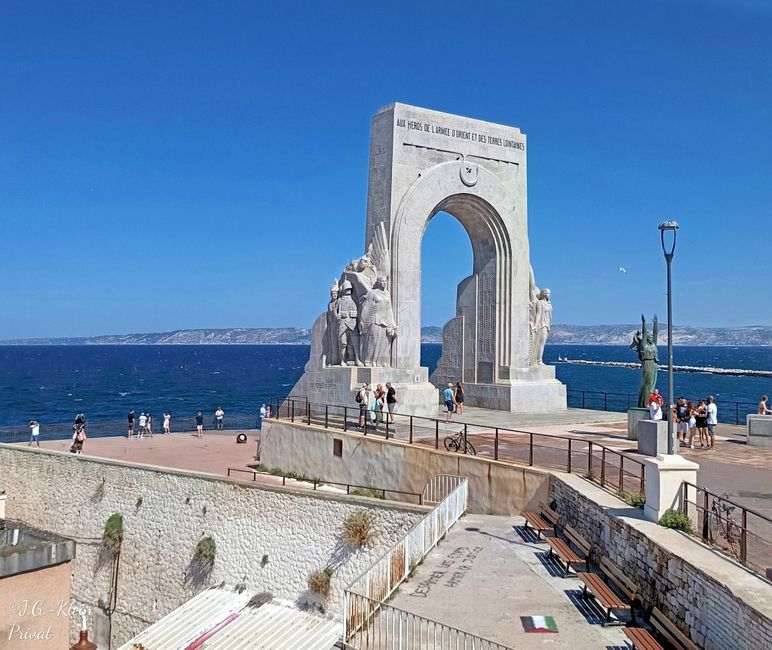 Monument aux Morts de l'Armée d'Orient et des Terres Lointaines (Denkmal für die Toten der Orientarmee und der fernen Länder), auch bekannt als Porte d'Orient (Tor des Orients).