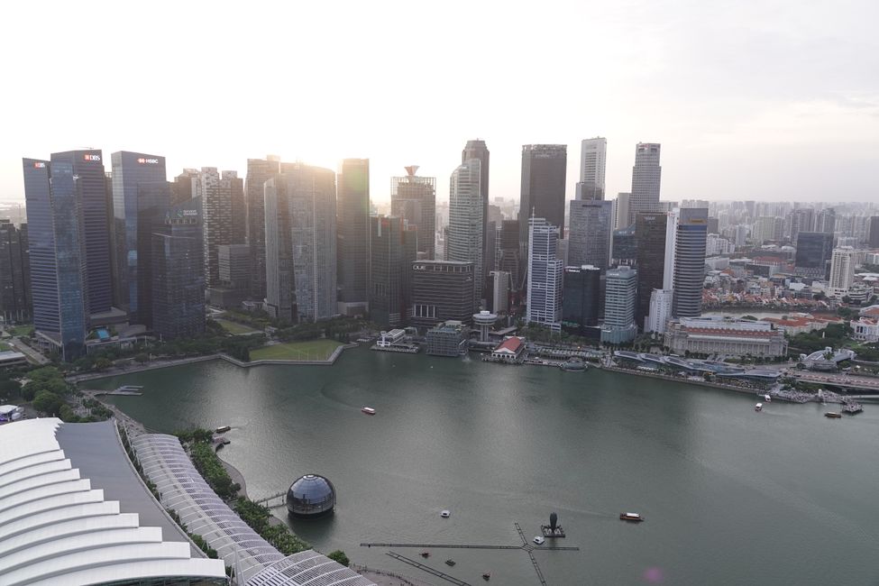 Auf dem SkyDeck des Hotels Marina Bay Sands