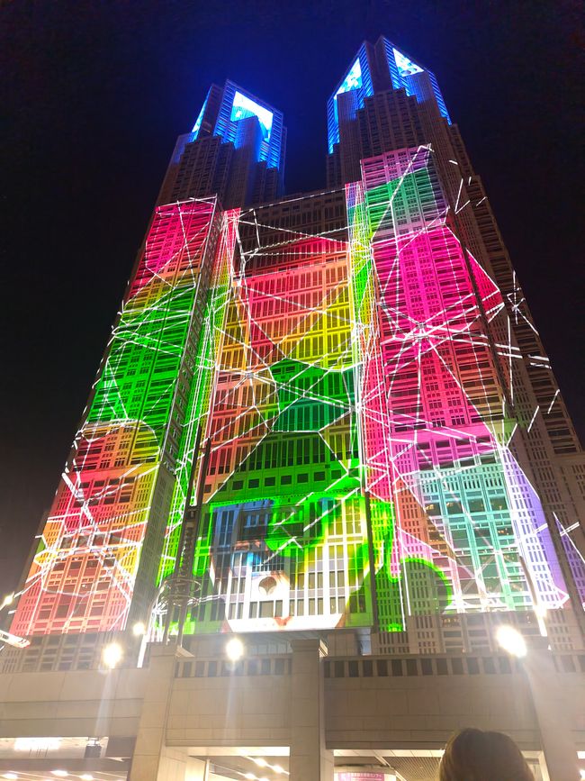 Edificio del Gobierno Metropolitano de Tokio durante el día