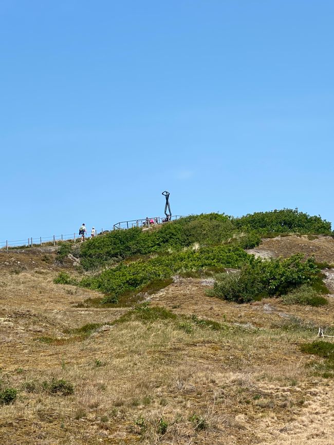 Oben auf dem Hügel steht der UTKIEKER