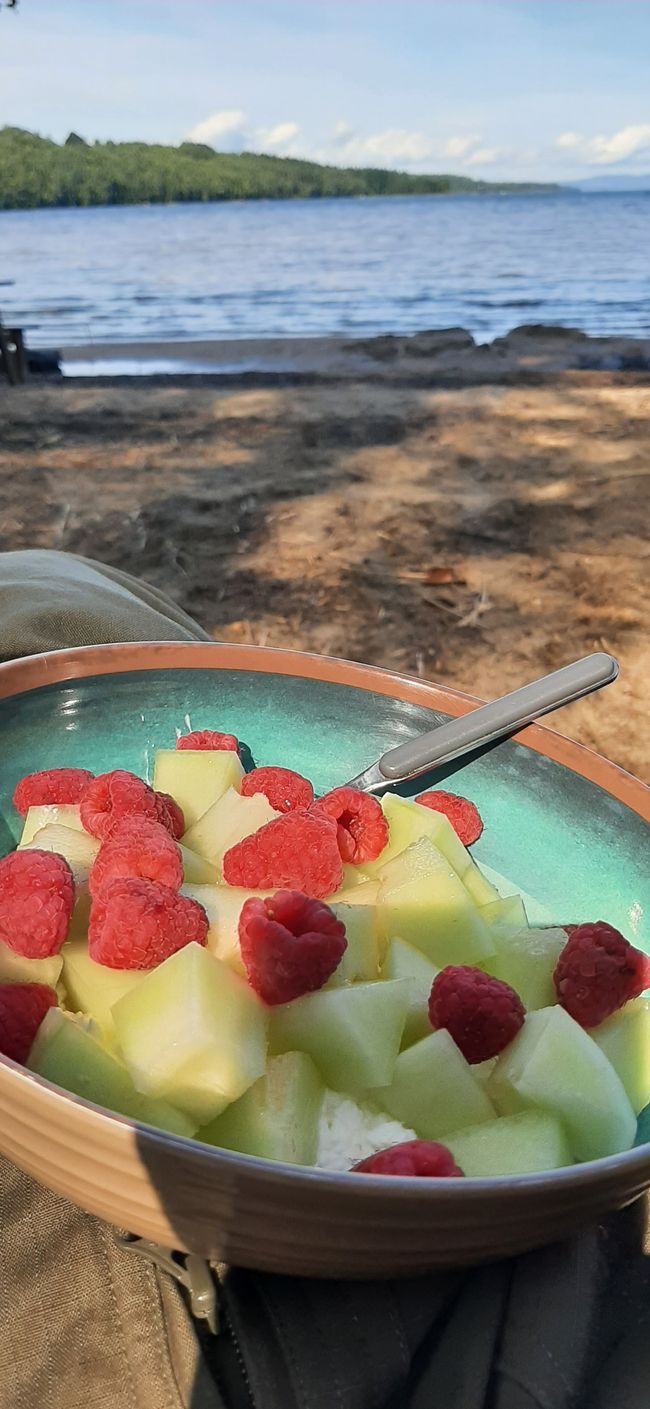 Breakfast by the lake in the sun