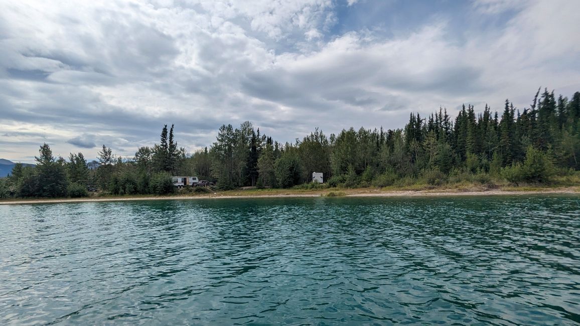 Canoe room Boya Lake