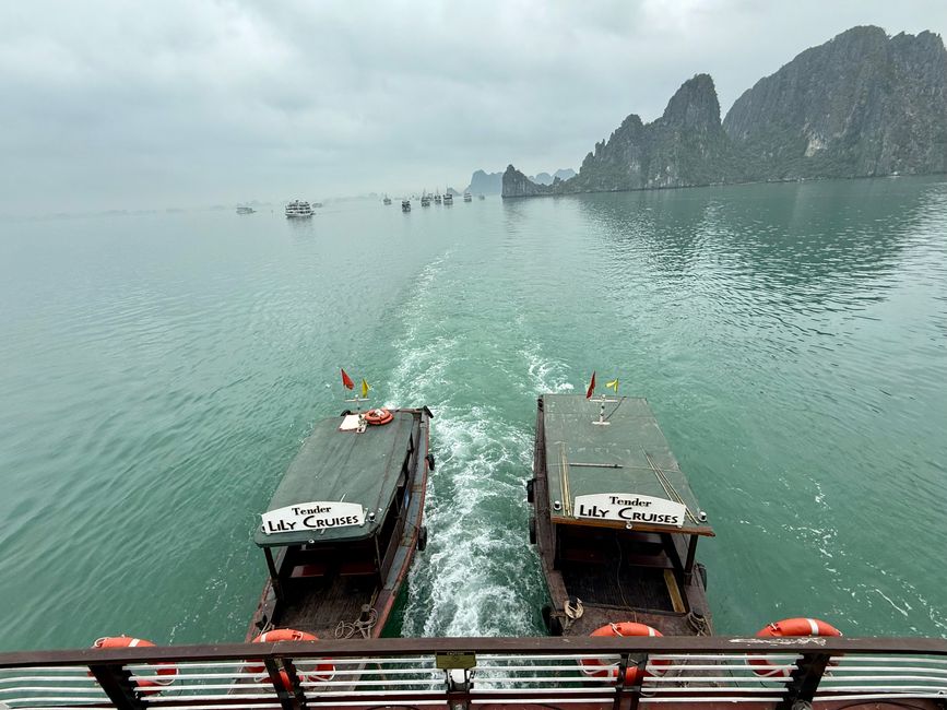En route vers la terre - bateaux de soutien en remorque