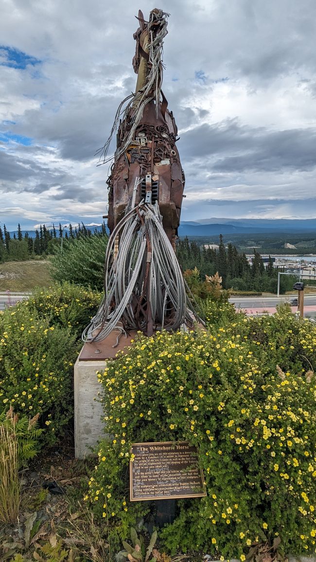 Tag 28: Kathleen Lake - Whitehorse: And Zack - there's the flat tire!