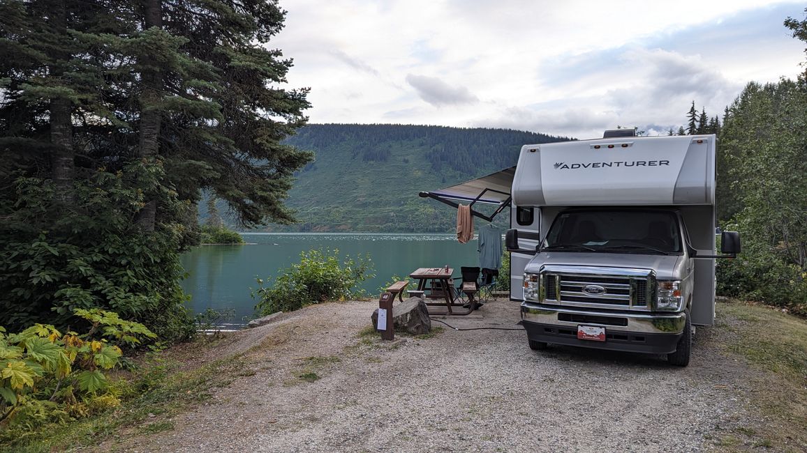 Tag 16: Stewart,BC / Hyder,AK - Meziadin Lake: Bear Stalemate