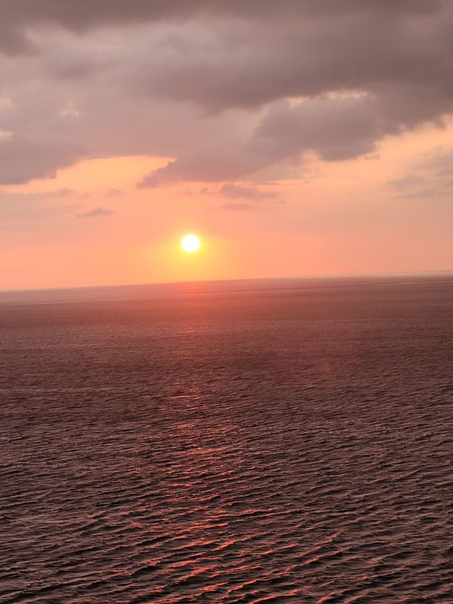 Tag 120 und 121 bis 123 von 175: Kreuzfahrt rund um die Welt  - Phuket/Thailand und drei Seetage