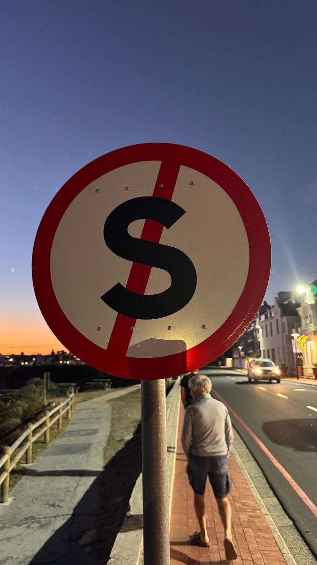 Verkehrszeichen halten und parken verboten