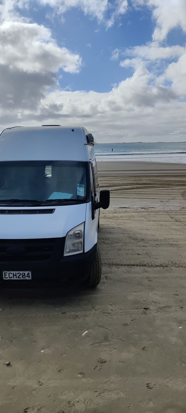 Unser Camper darf auch mal auf den Strand ;)