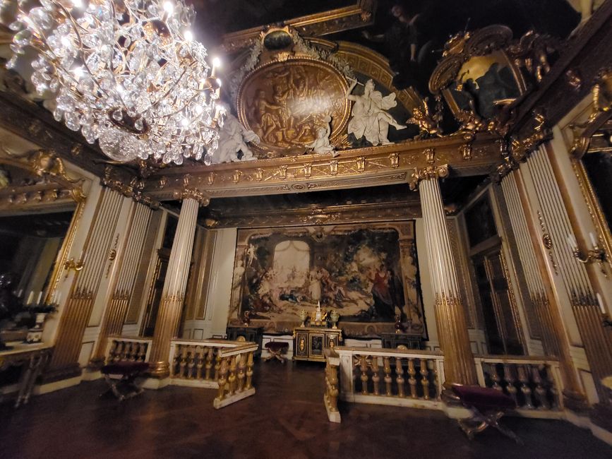 Dentro il palazzo