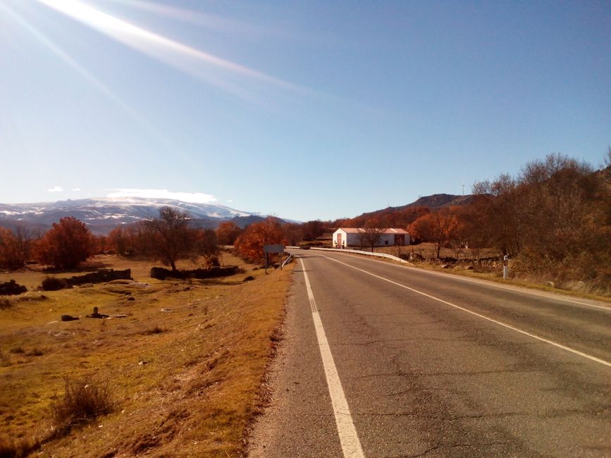 La Covatilla mit Schnee von Nava de Béjar (Salamanca) (Dezember 2021)