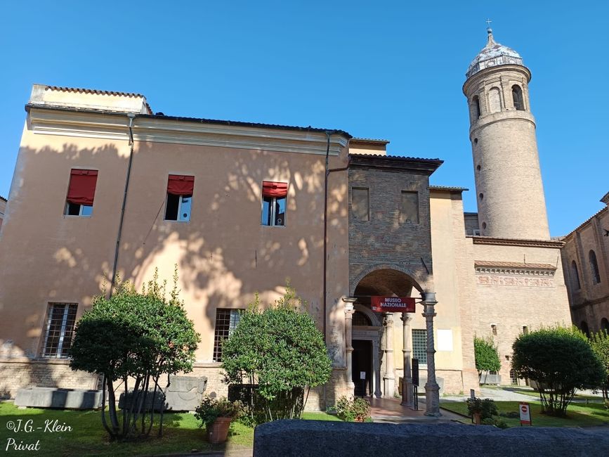Museo Arqueológico Nacional junto a la basílica