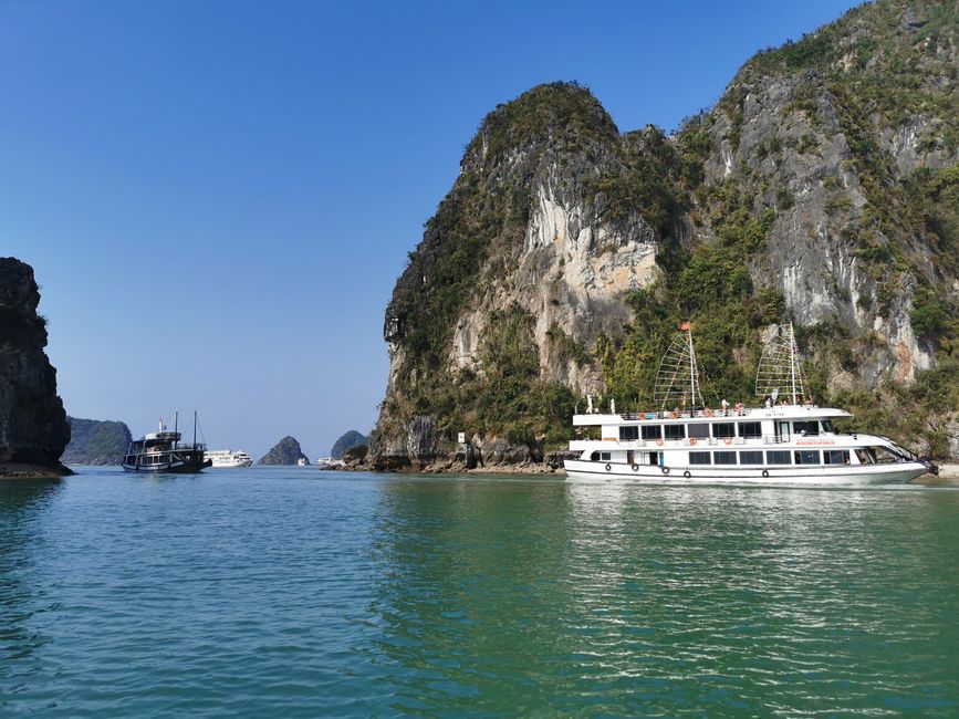 Kreuzfahrt mit Übernachtung in der Halongbucht