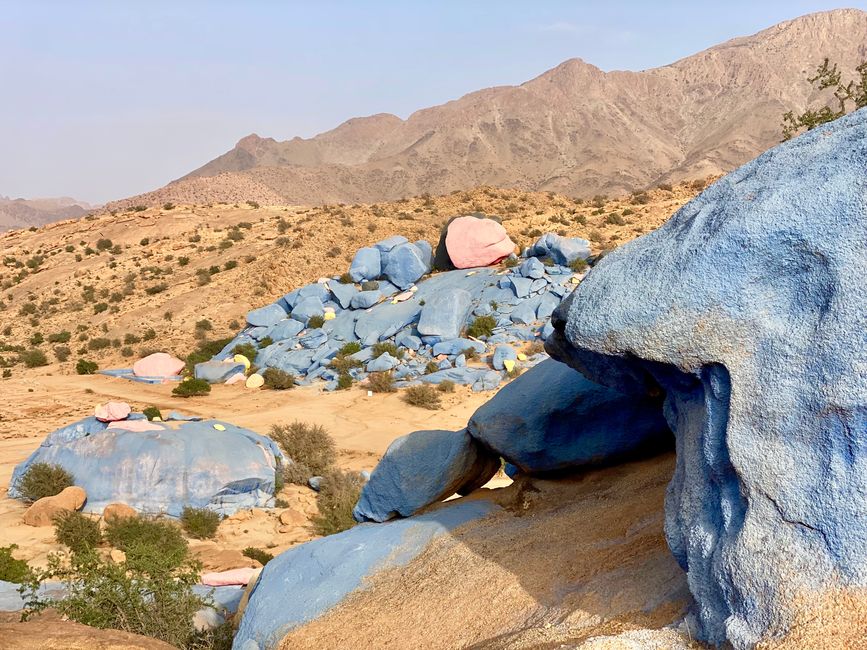 Die "Blauen Steine" bei Tafraoute - ein belgischer Künstler hat es erschaffen