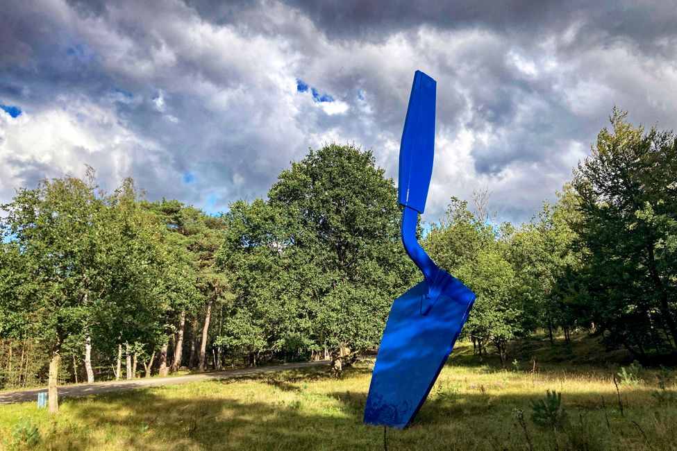 Claes Oldenburg: Trowel