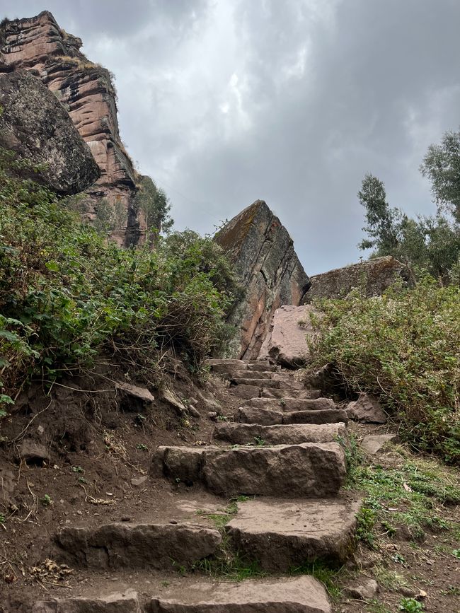 Day 17 
Mysterious hiking trail with "waterfall" somewhere in the Andes near Cusco