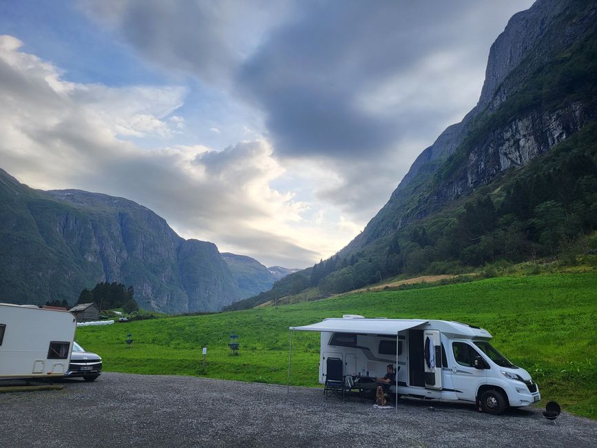 Tag 11 - Bakka am Næroyfjorden über Vossevangen und Viking Valley in Gudvangen