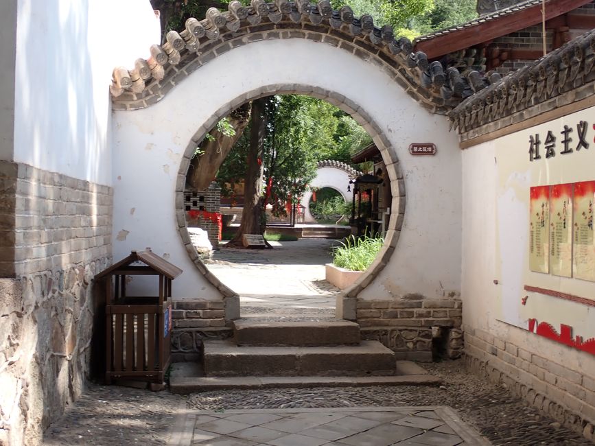 Tag 8 Tianshui/ Giornata di donazione del sangue/ ScPerformance di Fuxi/ Tempio di Fuxi/ Tempio di Nangou in montagna/ Cena
