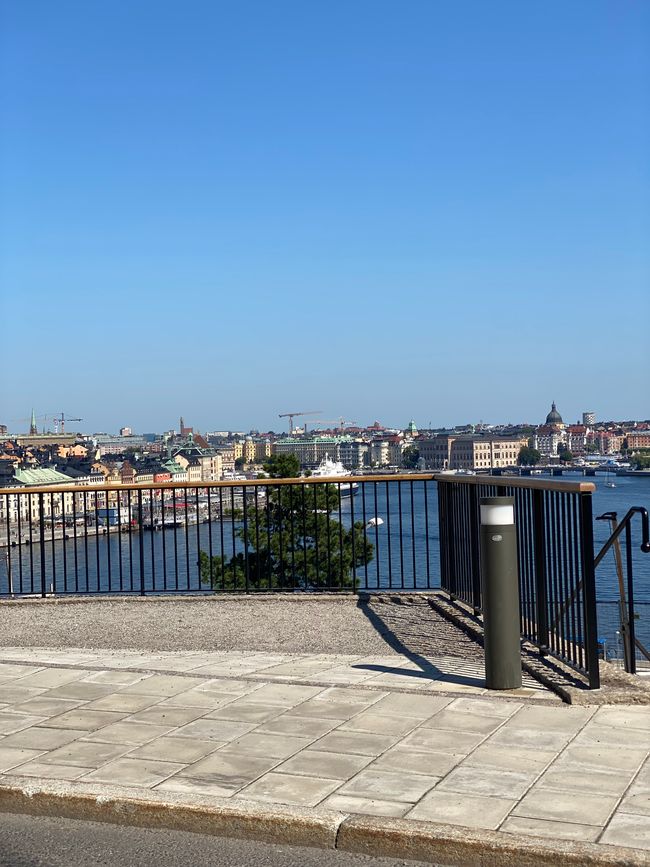 Vi åker med tåget till Stockholm