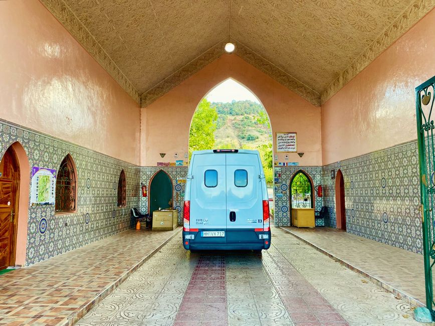 Royal reception - the entrance gate of the campsite from Azrou