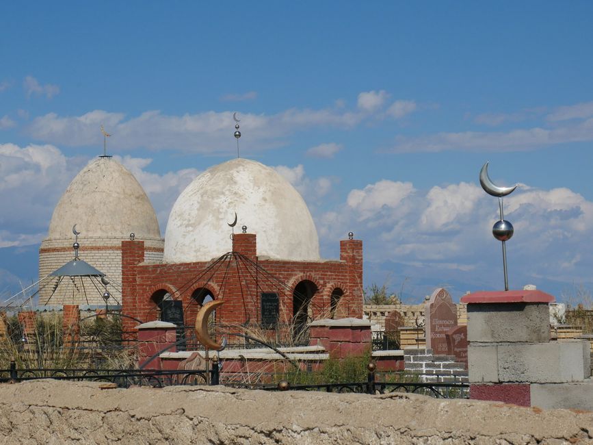 Muslimischer Friedhof vor Basshi