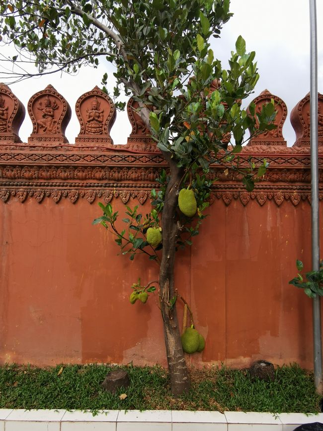 ... And on to the Friendship Monument (Cambodia, Vietnam)