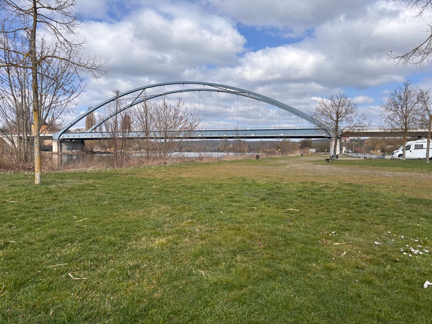 Puente sobre el Meno