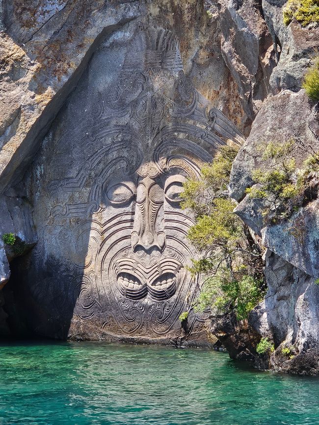 Rock carving in Taupo