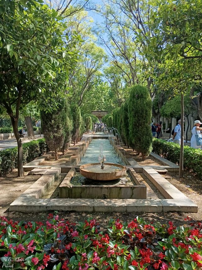 Garten der sich unterhalb der Mauern des Almudaina-Palastes befindet